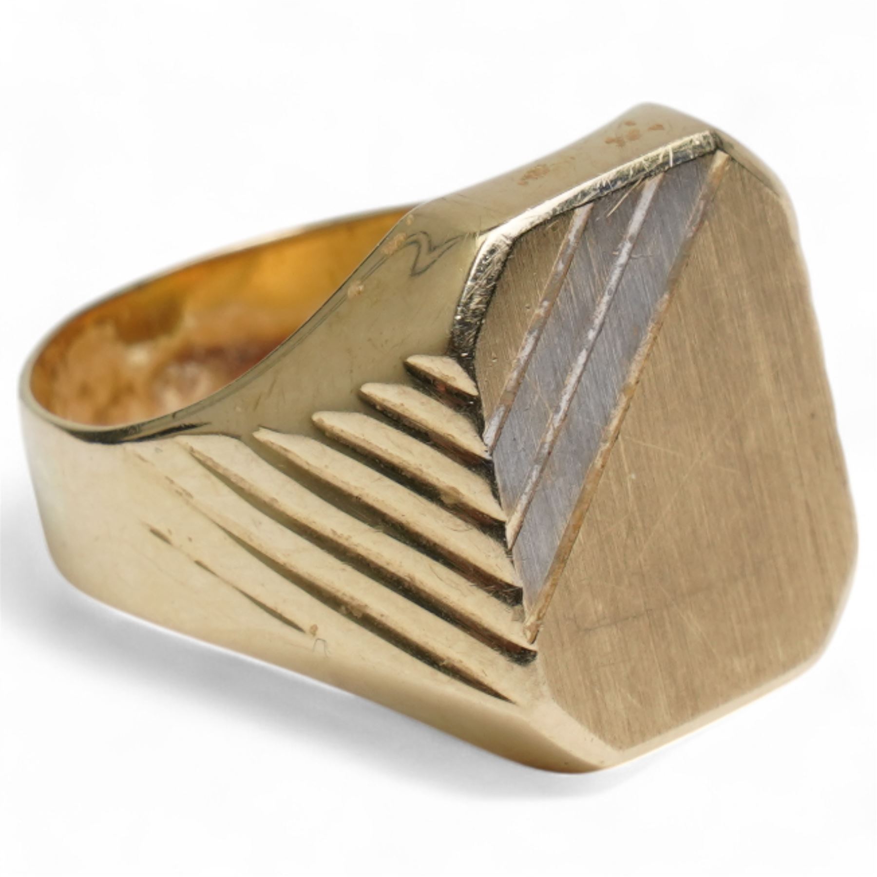 14ct gold signet ring and a smaller 9ct gold signet ring