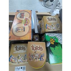 Toys and collectables, including Star Wars reference books, Nintendo Gamecube Donkey Konga Bongos, signed limited edition Doctor Who calendar, four The Turds figures, Tardis plastic storage box, etc
