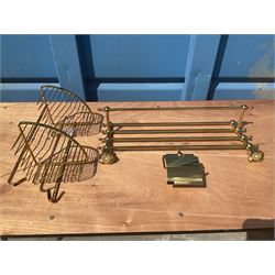 Gold chrome colored towel wall rack, paper roll holder and wall mounted shower corner shelf basket  - THIS LOT IS TO BE COLLECTED BY APPOINTMENT FROM DUGGLEBY STORAGE, GREAT HILL, EASTFIELD, SCARBOROUGH, YO11 3TX