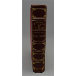  Lawrence, T.E :Seven Pillars of Wisdom a Triumph, pub for General Circulation 1935 by Jonathan Cape, b/w illust. half red morocco with gilt title on spine, 1vol  