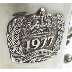 Silver half pint tankard, commemorating Queen Elizabeth II silver jubilee by Birmingham Mint, Birmingham 1977, approx 9.5oz
