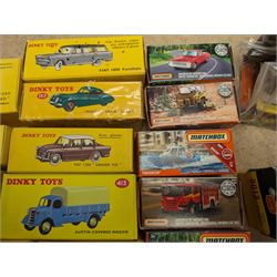 Collection of boxed Matchbox and Dinky Toys diecast vehicles, including Corgi Classics The World of Wooster, together with an unboxed Chipperfields Circus 1139 Scammel MK3