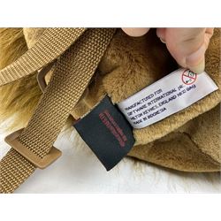 Star Wars - Chewbacca back-pack in the form of the Wookie's hairy head with single zipped compartment H44cm