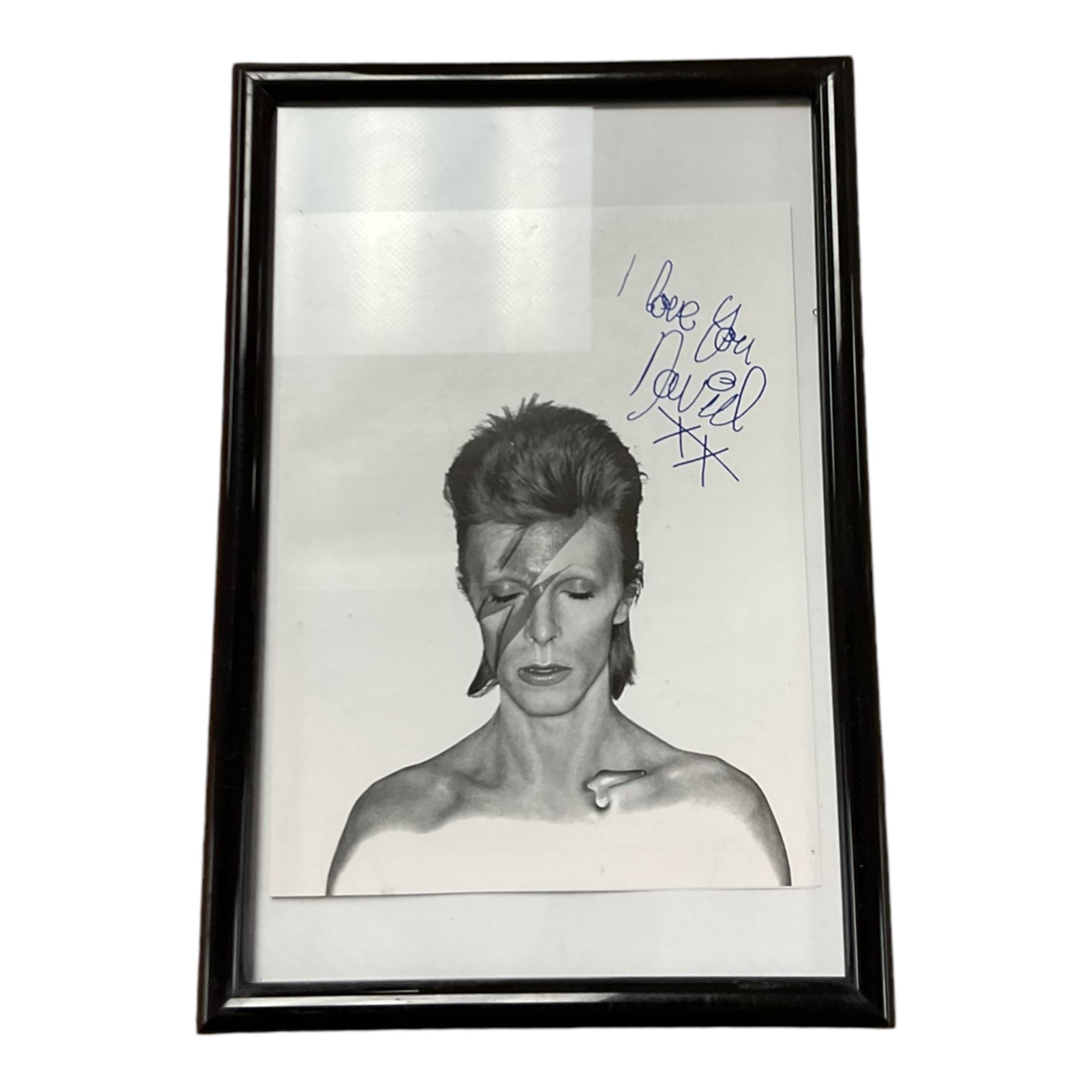 Collection of David Bowie memorabilia, including Time Magazine, Tote bags, CDs, books etc  