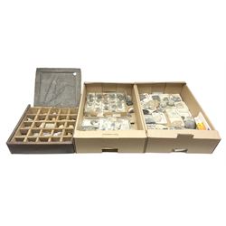 Natural history; Collection of rock and mineral specimens to include muscovite, sphalerite zinc blende, breccia, migmatite, fluorite etc, housed in a wood box, some named 