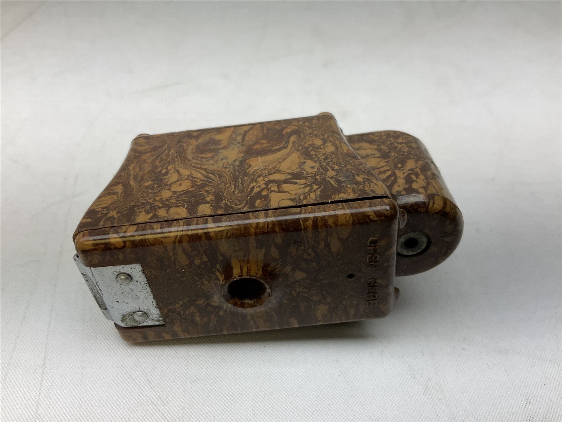 20th century Coronet Midget 16mm camera, in marbled brown Bakelite case with chrome mounts, L6cm, together with a pair of 9ct gold (tested) spectacles in case