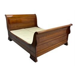 Simon Horn - 'Chatsworth' hardwood 5' 3'' Queen-size sleigh bed or lit bateau, panelled head and footboard with scrolled frames, on moulded block feet, with upholstered base