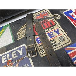 Browning black plastic shotgun case to accommodate 76.2cm (30