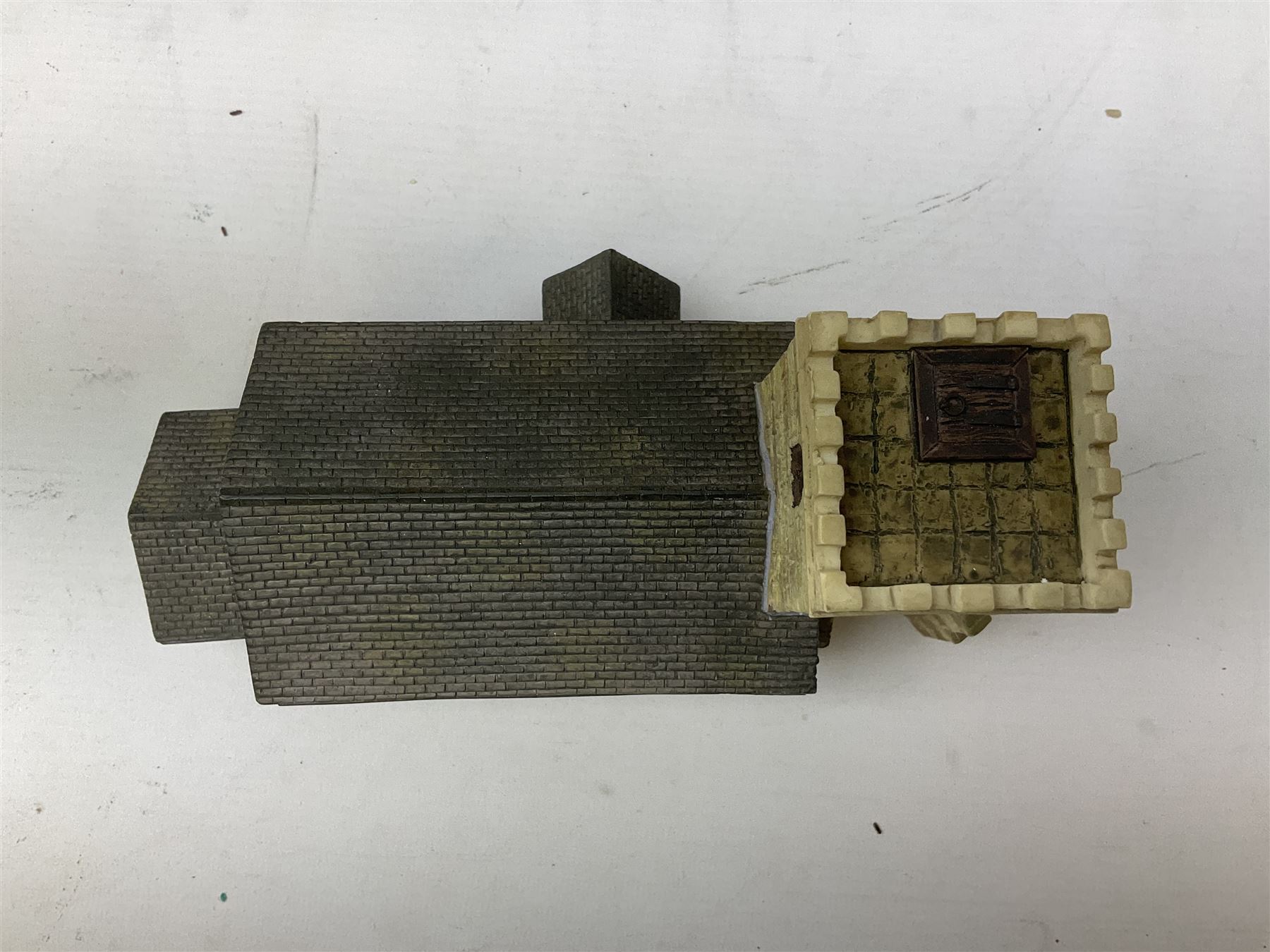 Meccano Construction Set - 'Concorde'; and Hornby Skaledale 'St. Michaels Church'; both boxed (2)