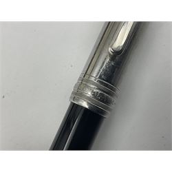 Montblanc Meisterstuck ballpoint pen, the black barrel with chrome cap and clip, in box, L13.5cm