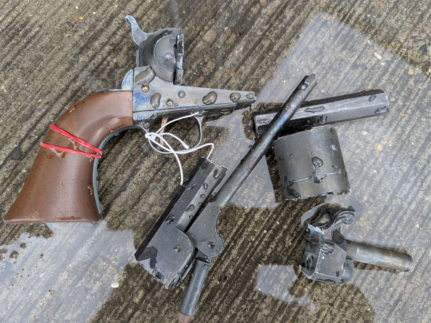 Modern Replica Models Japan non-firing copy of an 1851 Navy percussion cap revolver, .36 cal, boxed with paperwork, L31cm - Disposed 25.06.25 - Notified 24.07.25