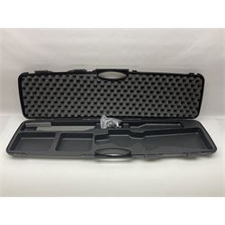 Browning black plastic shotgun case to accommodate 76.2cm (30