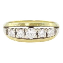 14ct gold five stone round brilliant cut diamond ring, stamped 585, total diamond weight approx 0.40 carat 