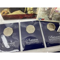 Great British and World coins, including two The Royal Mint Experience 2018 Sir Isaac Newton fifty pence coins on cards, commemorative crowns, Queen Elizabeth II 1999 five pounds, pre-decimal coinage, various Isle of Man fifty pence pieces etc