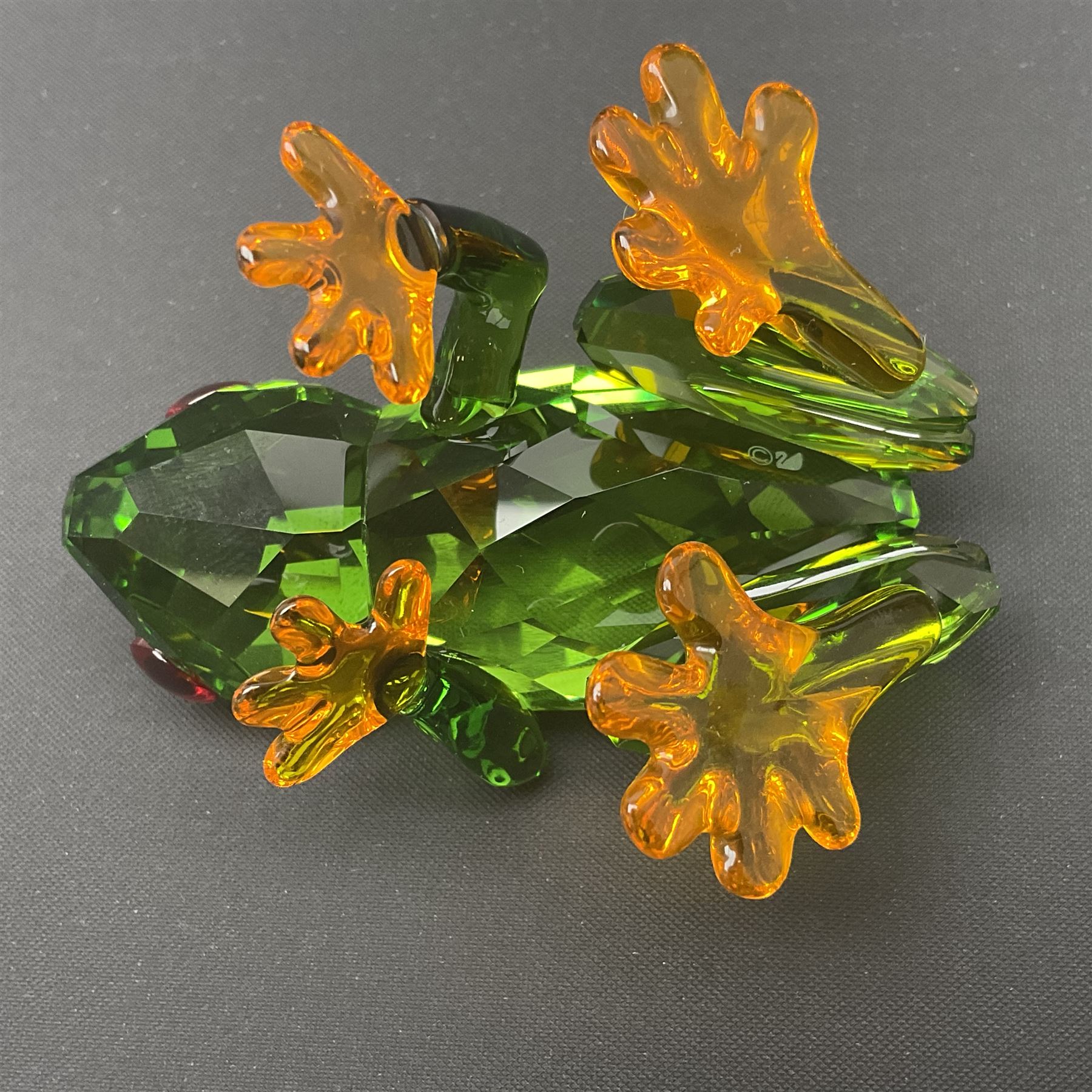 Pair Swarovski Crystal frogs, designed by Elizabeth Ademer, H8cm
