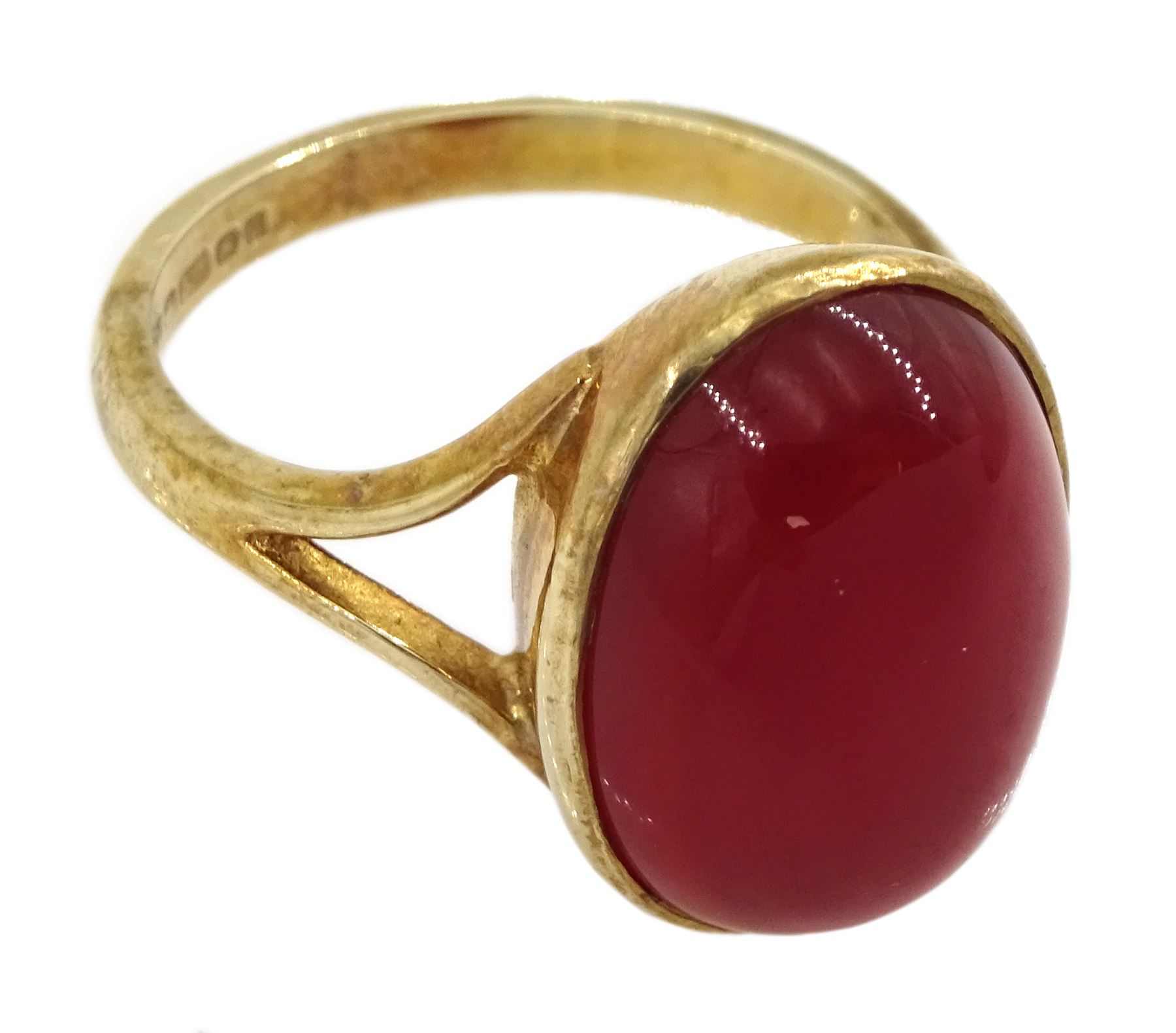 9ct gold single stone carnelian ring, Birmingham 1979