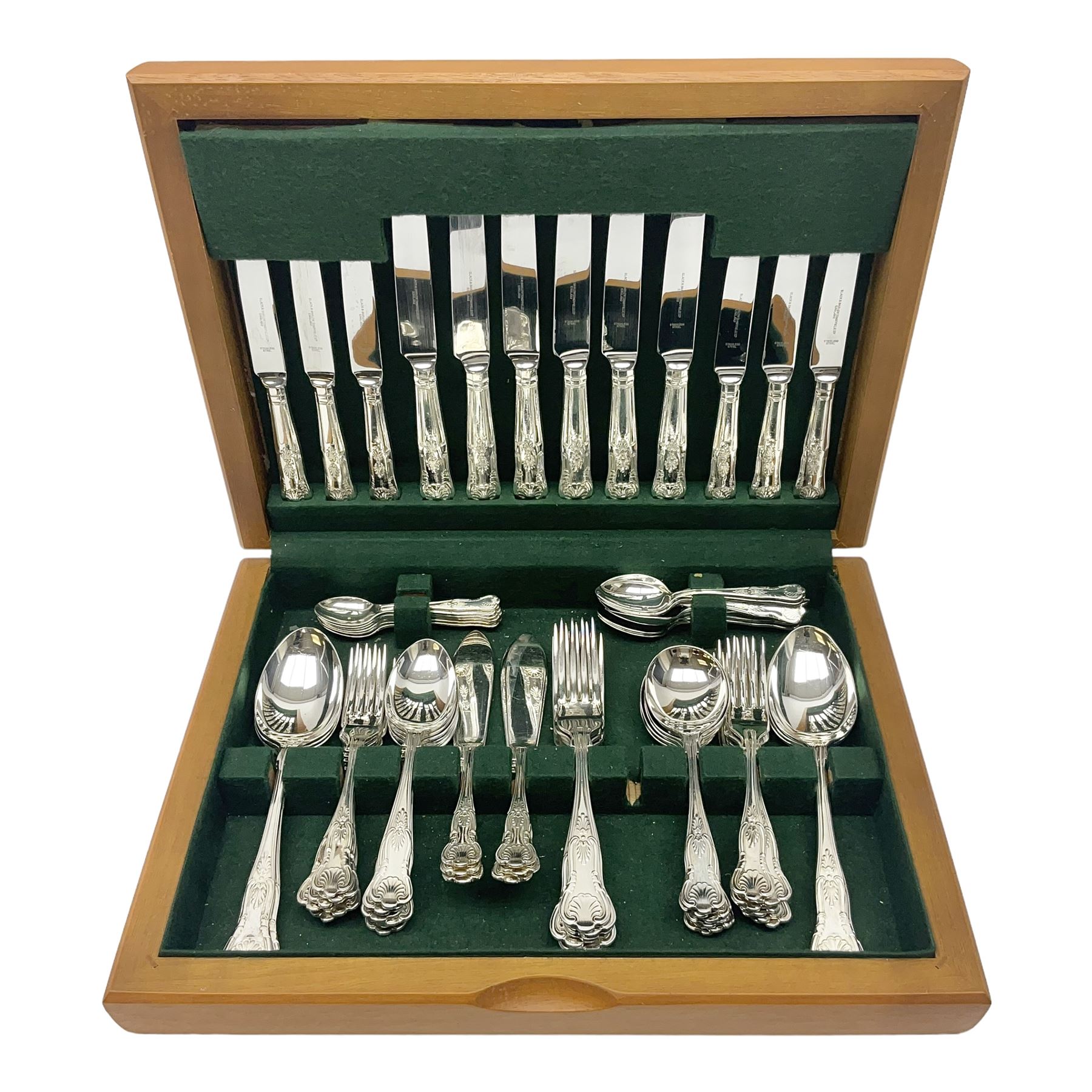 Canteen of silver plated Kings pattern cutlery for six place settings, in a fitted wooden case