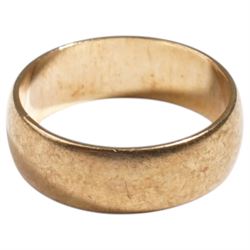 9ct gold wedding band, hallmarked