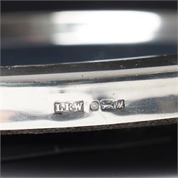 Pair of silver circular photograph frames on easel stands, aperture 12cm Sheffield 1986 and 1990 Maker Laurence Watson & Co