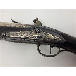 Very fine and extremely ornate high quality late 18th century French 16-bore flintlock sporting gun by J. Coignet Layne Paris, the 91.5cm(36