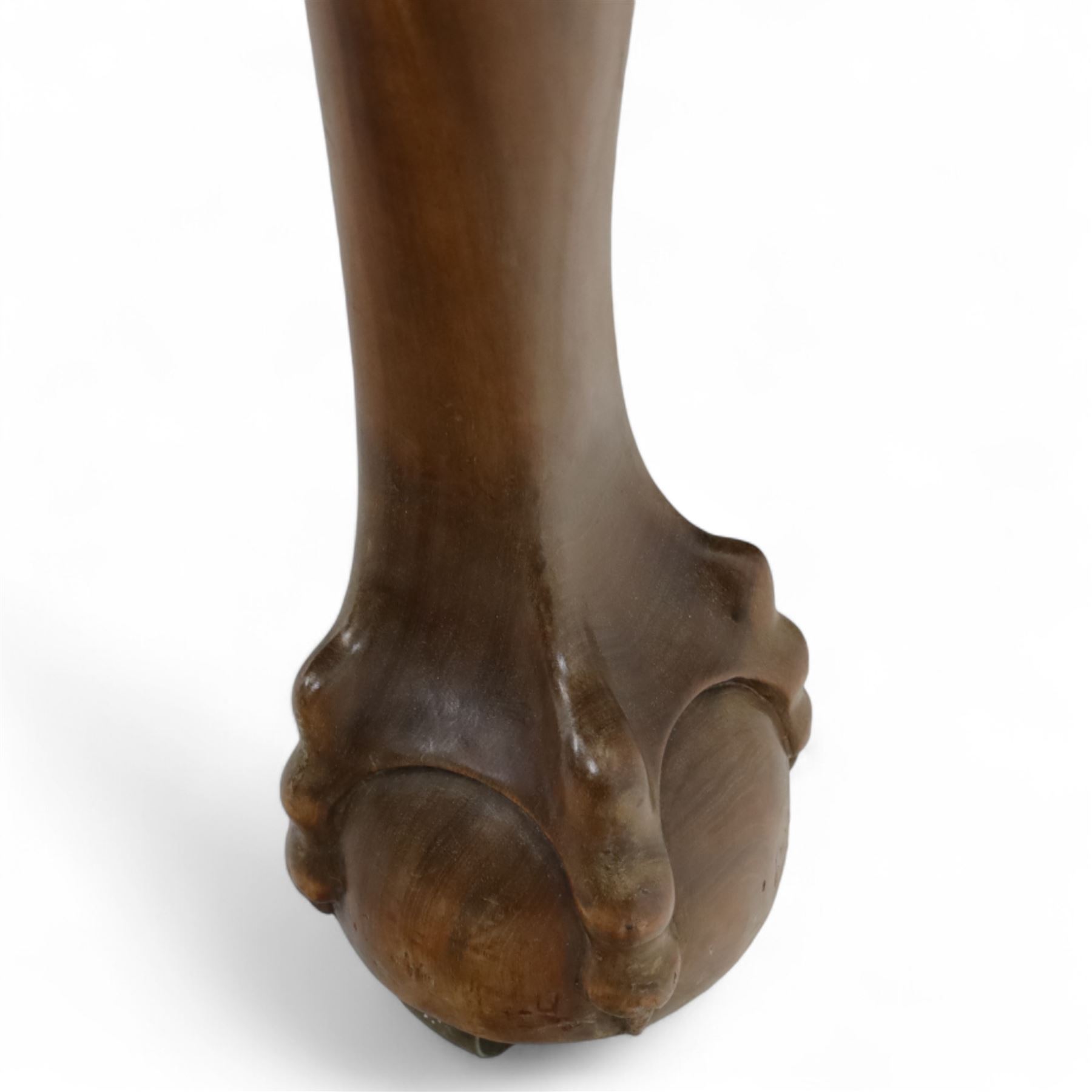 Early 20th century dining table, moulded oval top with gadroon carved edge, fitted with two additional leaves, raised on cabriole legs with shell carved knees and claw and ball feet