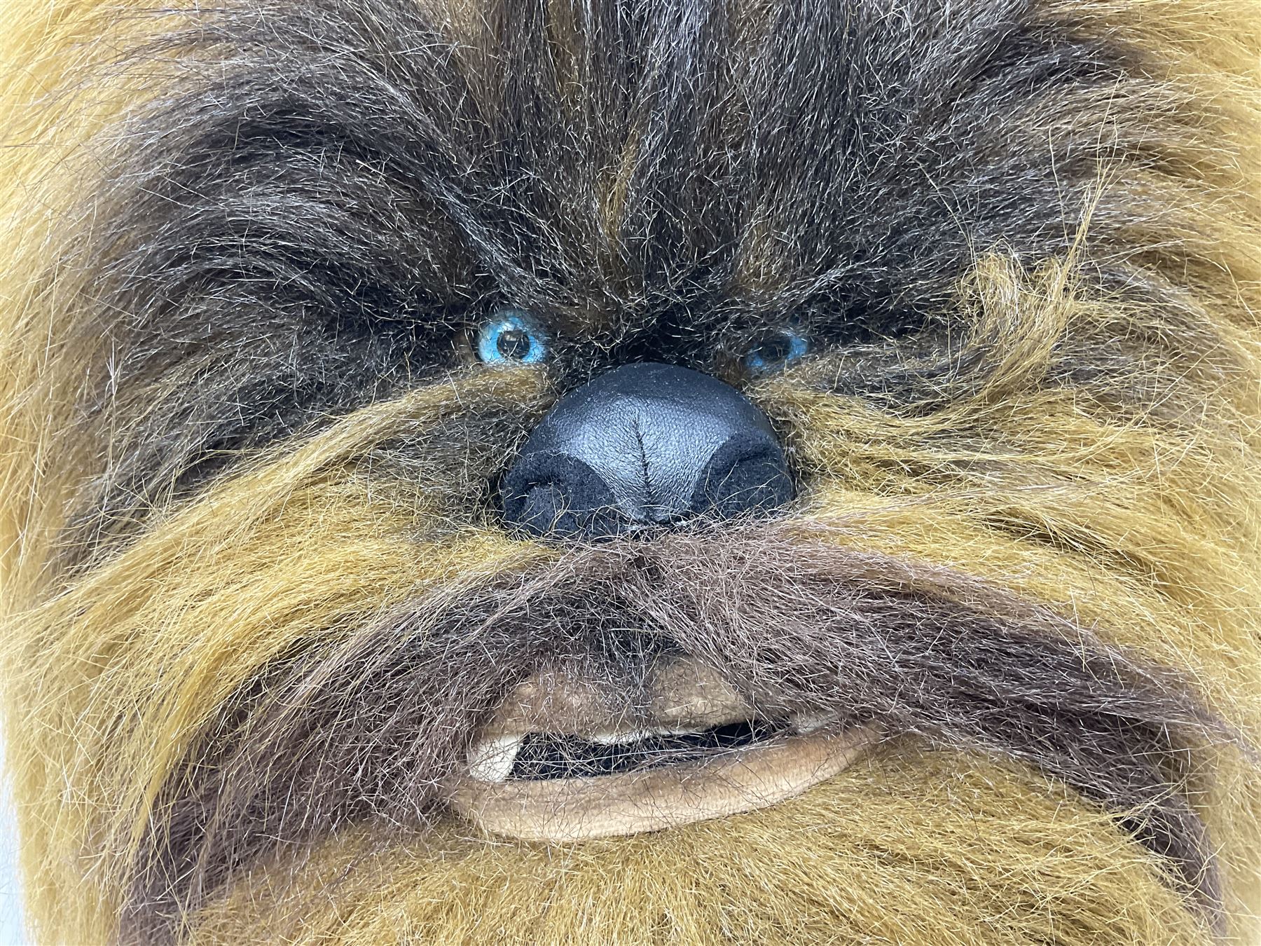 Star Wars - Chewbacca back-pack in the form of the Wookie's hairy head with single zipped compartment H44cm