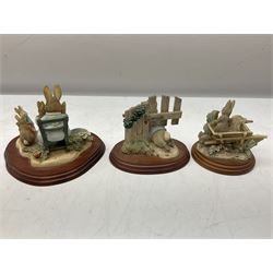 Frederick Warne & Co The World of Beatrix Potter figures to include Peter Rabbit in Mr Mcgregor's Garden, Peters Hiding place, Mrs Tiggy Winks, The Tale of Jonny Town-Mouse, etc, many with original boxes 