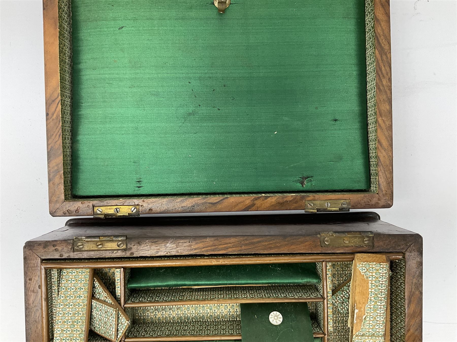 Victorian walnut sewing box, the hinged lid decorated with inlaid backgammon and cribbage board lifting to reveal lined compartmented interior with lift out tray
