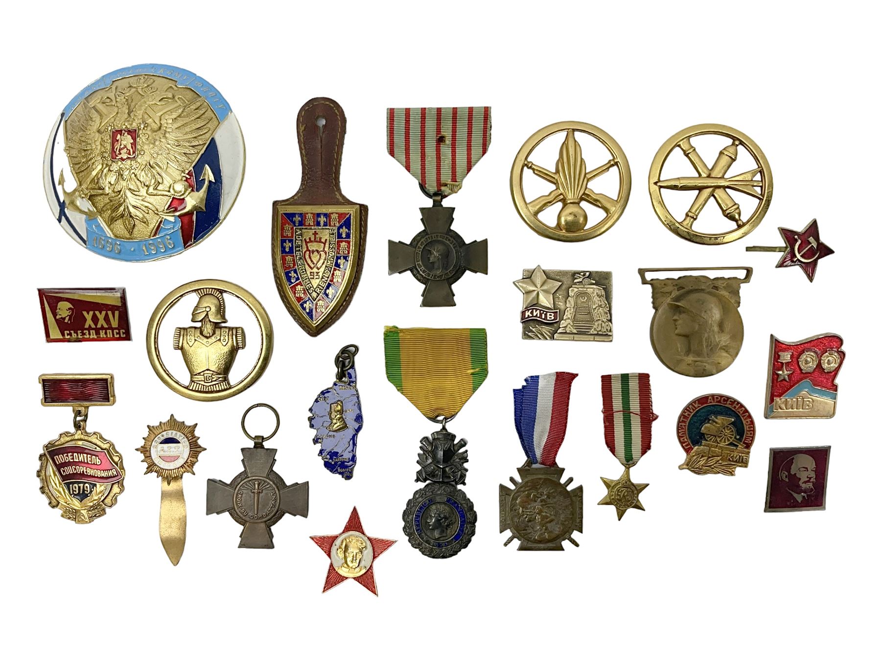 Five WW1 French medals comprising Medaille Militaire Gallantry Award, two Croix de Combattant, Medaille Commemorative Francais 1914-18 and a Patriotic Medal; together with small quantity of Russian badges etc