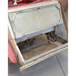 1930's open top two seater electric cycle sports car, in barn find condition, powered by 12v batteries and an electric motor. N.B. There is photographic evidnce to suggest this car was previosuly road registered with 'DMT8' liscence plate. L270cm, W100cm.  - COLLECTION BY APPOINTMENT FROM: The White House, Thirsk Road, Easingwold, York, YO61 3NF - CALL 01723 507111 TO ARRANGE