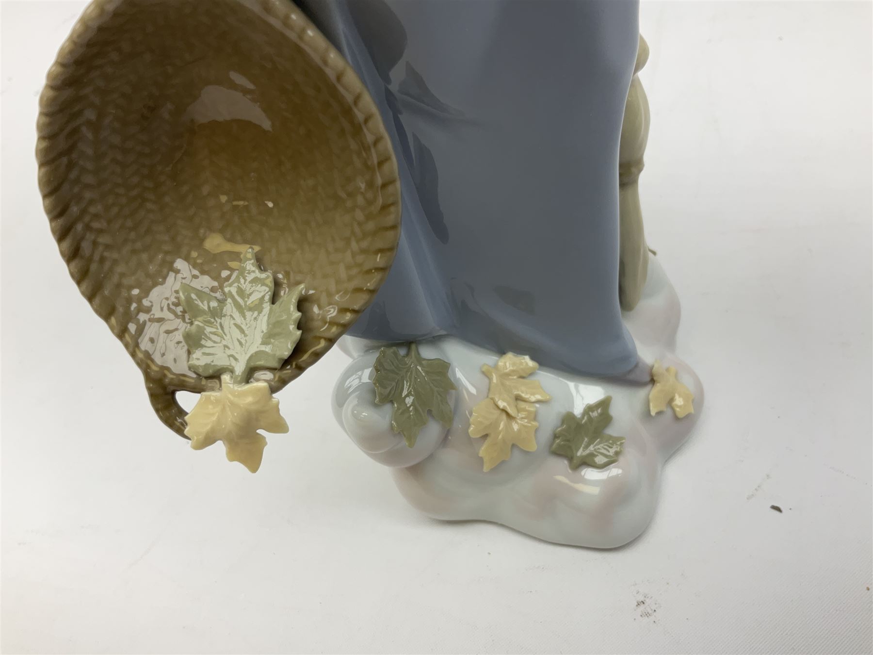 Lladro Season Angels set, comprising Spring Angel no 6146, Fall Angel no 6147, Summer Angel no 6148 and Winter Angel no 6149, all with original boxes, largest example 29cm