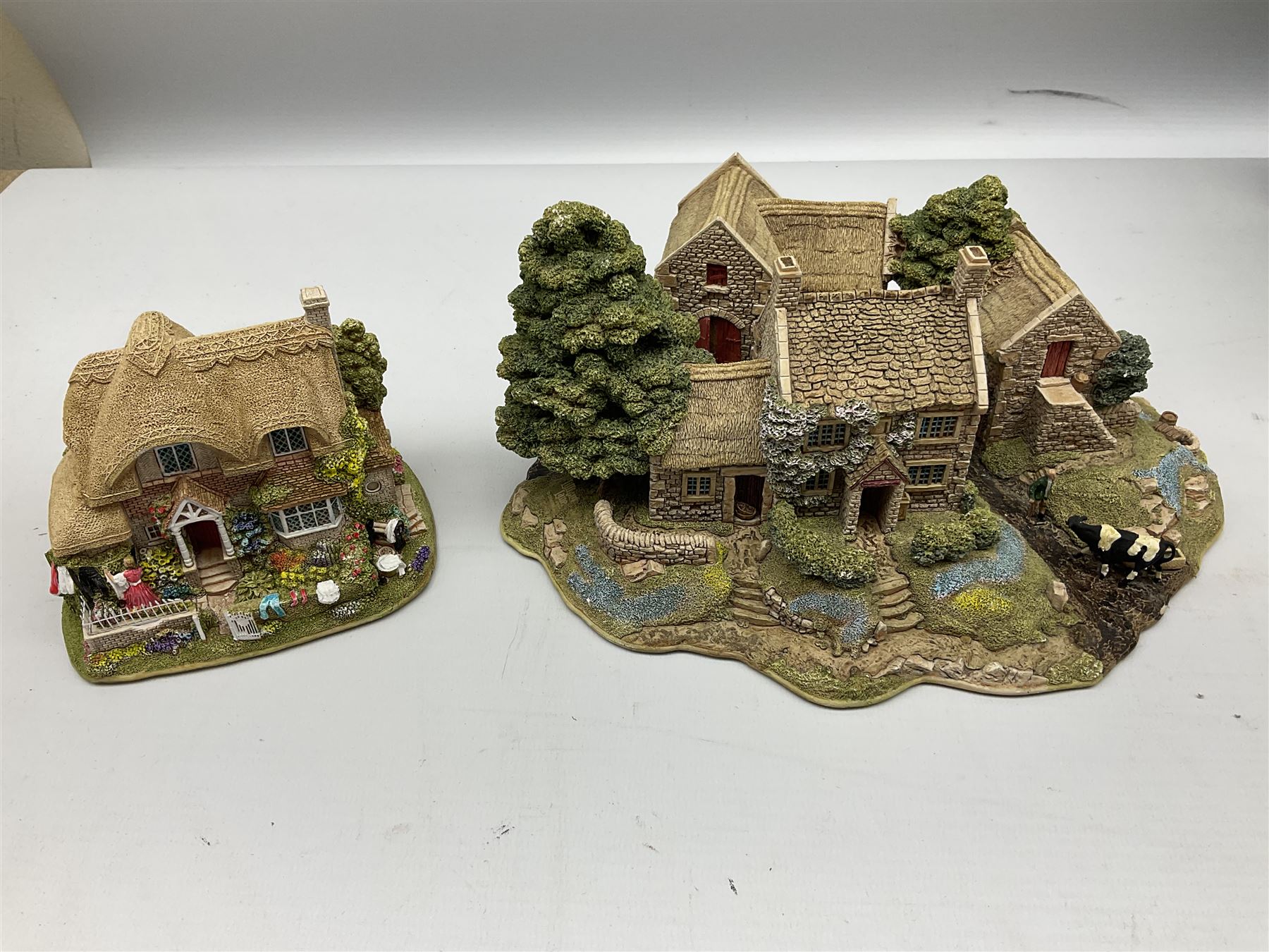 Thirteen Lilliput Lane models to include 'The King's Arms