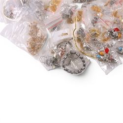 Quantity of costume jewellery, including stud earrings, pendant necklaces, bracelets and bangles etc