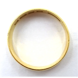  22ct gold band London 1924 approx 3.2gm   