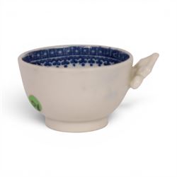 Small Caughley blue and white wine tasting cup, decorated in the Fisherman or Pleasure Boa...
