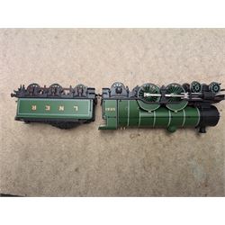 Bachmann '00' gauge 31765NRM National Railway Museum Edition GNR Class C1 Atlantic no. 3251 in LNER green livery, boxed