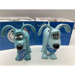 Wallace & Gromit - Gromit Unleashed: two Aardman Animations The Grand Appeal 'Gromit Unleashed' figures comprising Sweet Dreams and The Gruffalo Gromit, both with boxes