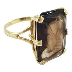 9ct gold smoky quartz intaglio ring, depicting the bust of a Roman soldier, hallmarked