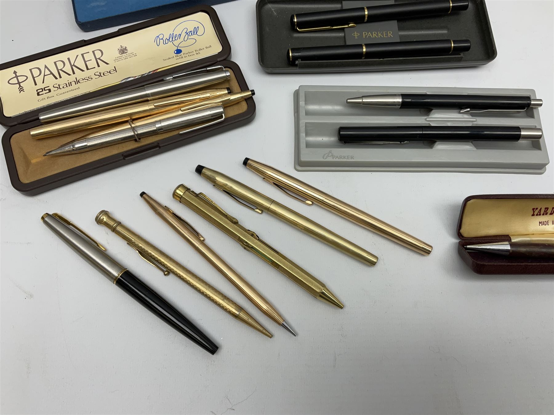 Quantity of pens to include examples by Parker and Cross, some cased etc