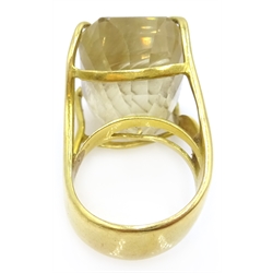  Heavy 18ct gold (tested) citrine ring  