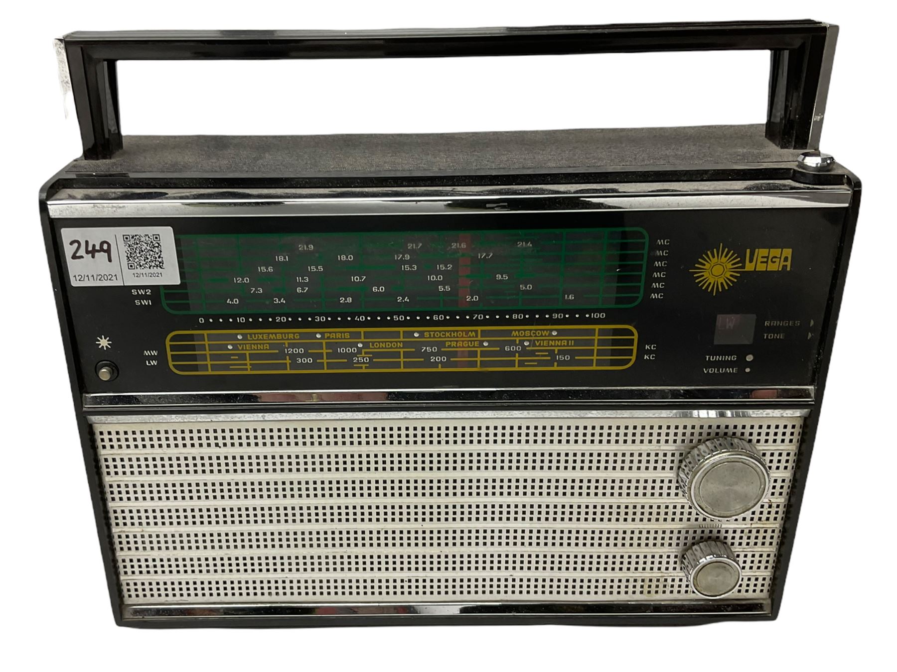 AIWA stereo cassette deck 1800, UEGA VEF 206 radio and a brother 100 type writer - all untested 