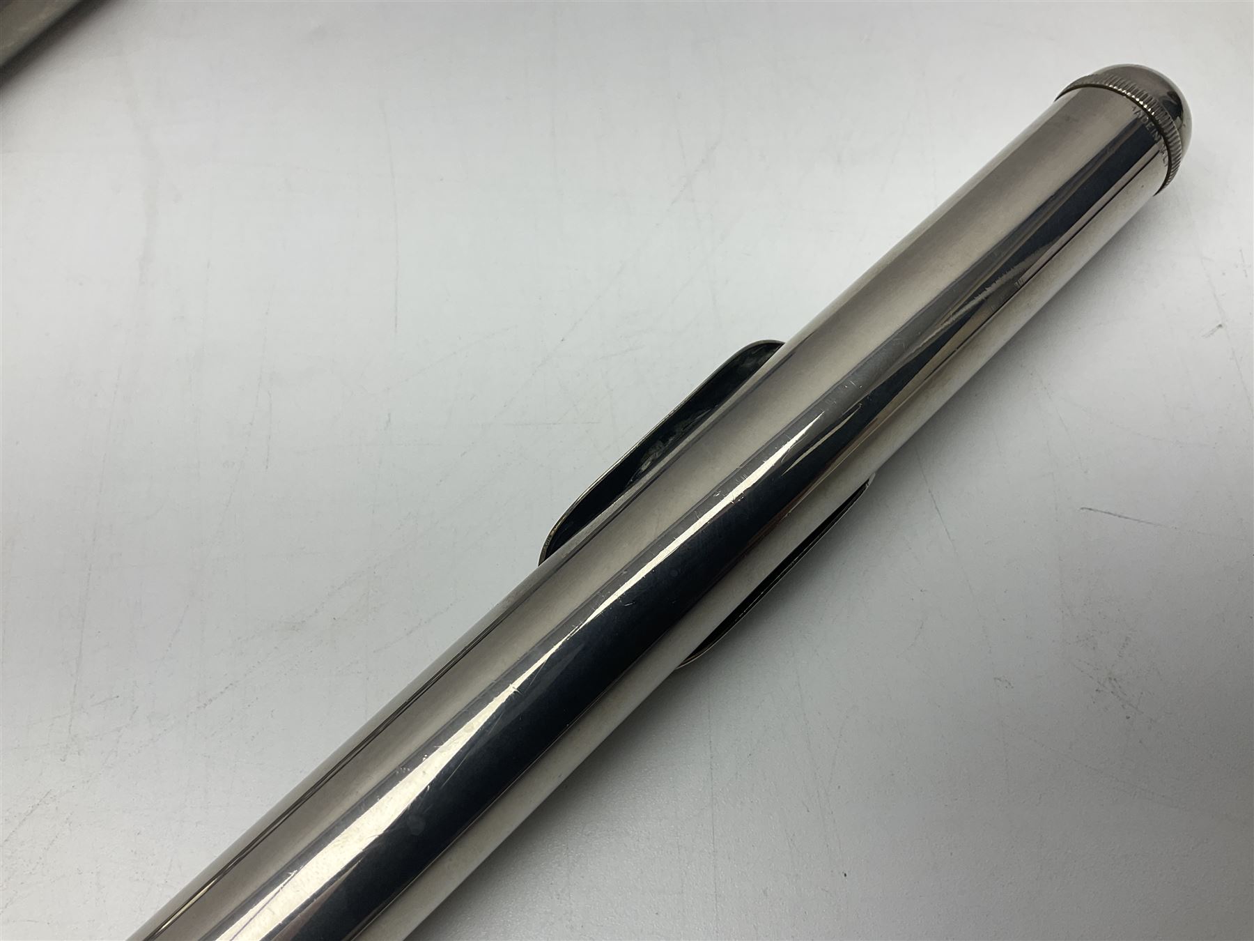 Lafleur three-piece flute, serial no.3357; in fitted carrying case