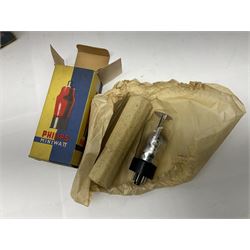 Eight Philips Miniwatt thermionic radio valves/vacuum tubes, including AZ31, C1, 1867, CY31, C1C, CY1C, four in original boxes