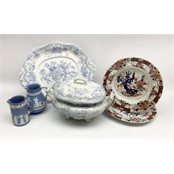 Mason's Ironstone Imari palette plate and dish, together with an Asiatic Pheasants pattern tureen and cover, with stand, and two pieces of Wedgwood Jasperware. 