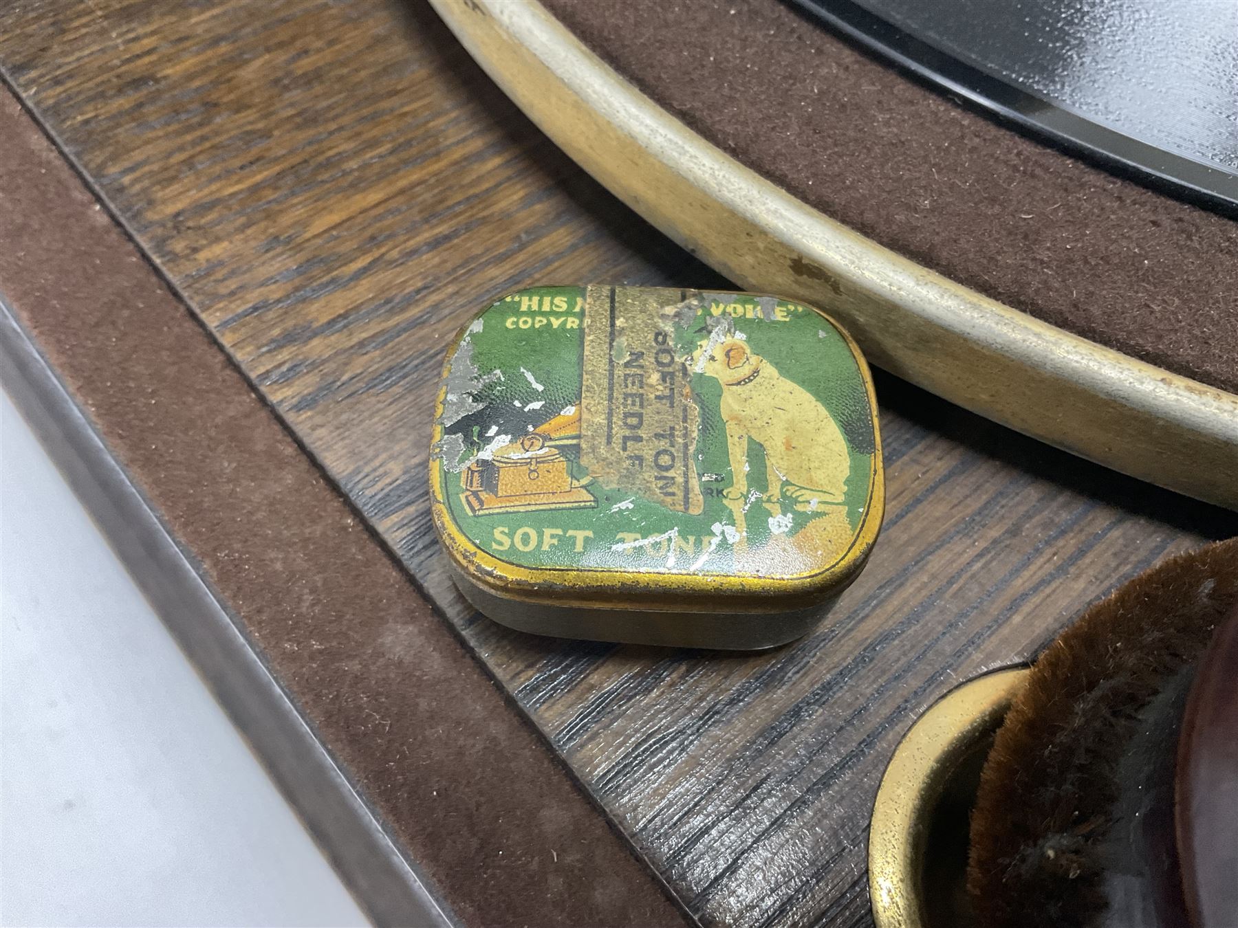 His Master's Voice Lumiere Gramophone, model no. 460 c1925, oak cased table top model with 12