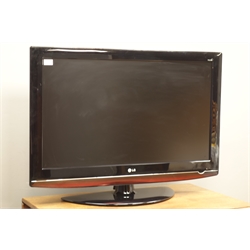  LG 37LG5010 37'' television with remote (This item is PAT tested - 5 day warranty from date of sale)    