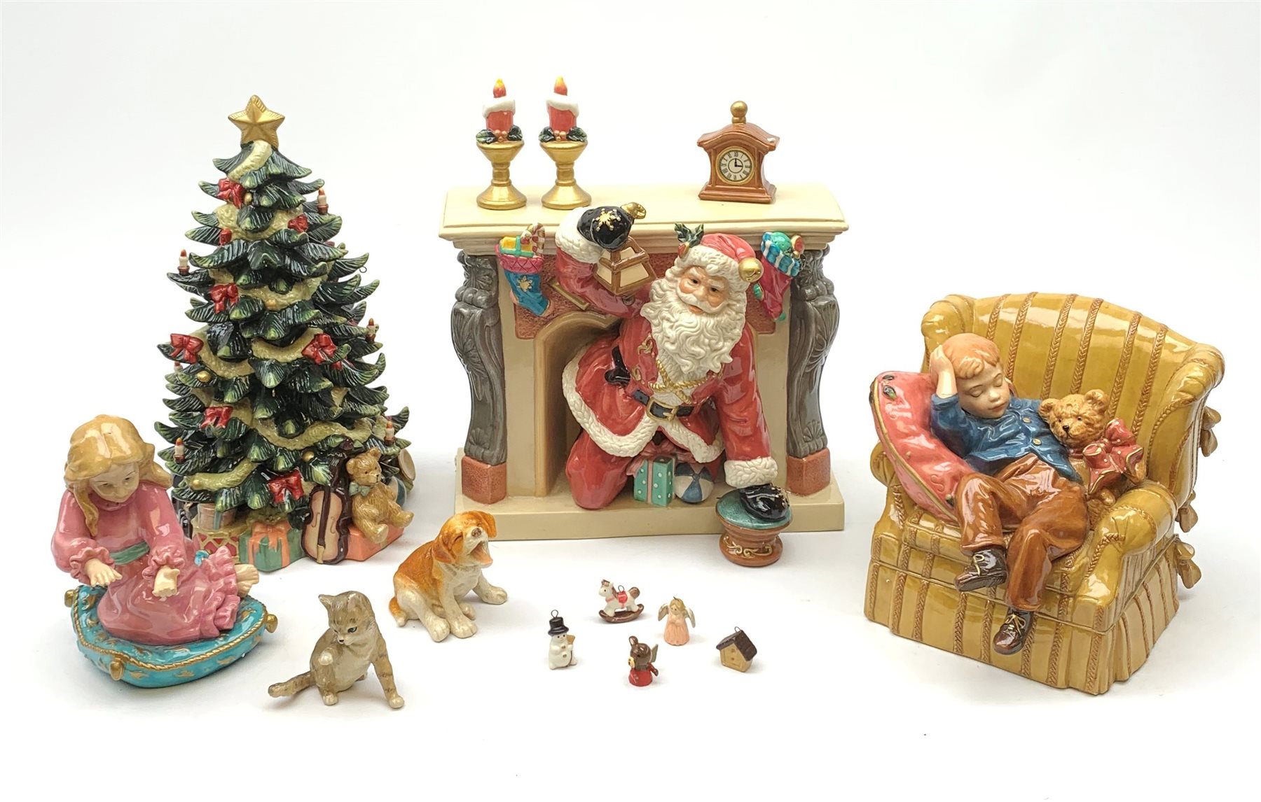 Kirkland porcelain Christmas figures, La Visite du Pere Noel, in box. 
