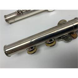 Boosey & Hawkes London Regent three-piece flute, serial no.345447; in B&H Bandhite hard carrying case; and Deg Music Company Inc. USA Claudel Model three-piece flute, serial no.491718, in hard carrying case (2)