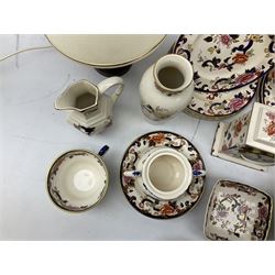 Masons Ironstone Mandalay pattern wares, to include table lamp, pair of candlesticks, clock, pair of vases, footed dish, dinner plates etc (18)