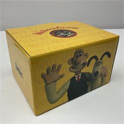 Six Coalport Characters Wallace and Gromit figures, comprising Ready for Takeoff, Woolshop Encounter, Do Something Gromit, Shaun's New Coat, More Cheese Gromit and Happy Birthday Gromit, two with original boxes 